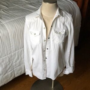 ♦️SOLD Gap Women’s Western Denim Shirt